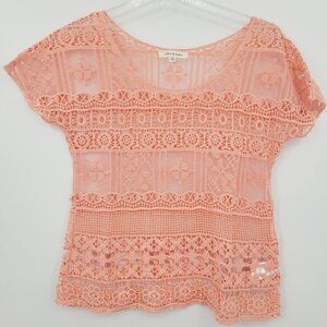 Ellie & Kate Crochet Lace Top in Peach